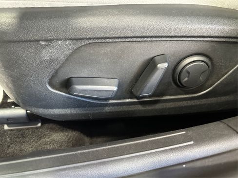 Used 2024 Hyundai Elantra Limited image 18