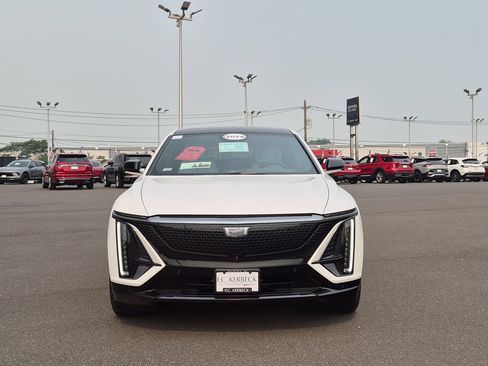Certified 2024 Cadillac Lyriq Sport AWD/4WD image 3