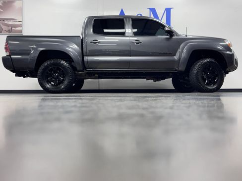 Used 2015 Toyota Tacoma 4x4 Double Cab w/ TRD Sport Package image 3