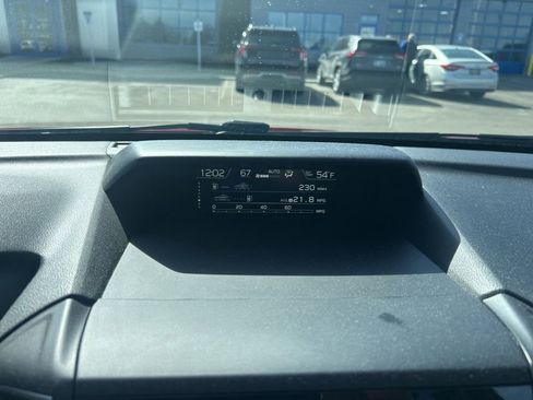 Used 2019 Subaru Crosstrek 2.0i Limited w/ Moonroof Package w/Navigation image 7