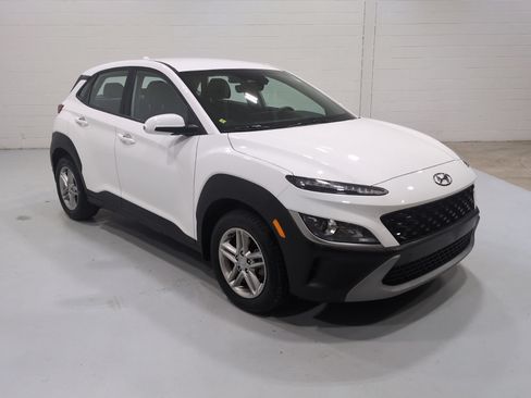 Certified 2023 Hyundai Kona SE FWD image 1
