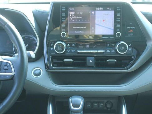 Certified 2020 Toyota Highlander Limited image 13