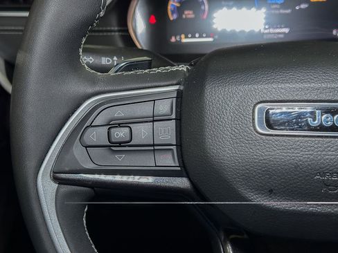 Certified 2023 Jeep Grand Cherokee Altitude image 33