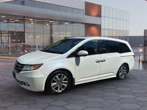 Used 2016 Honda Odyssey Touring image 1