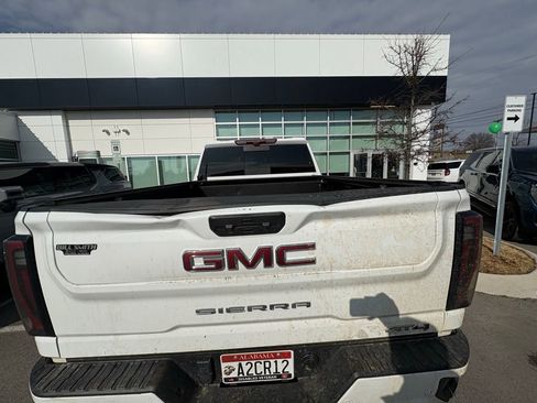 Used 2024 GMC Sierra 2500 AT4 w/ AT4 Premium Plus Package image 8