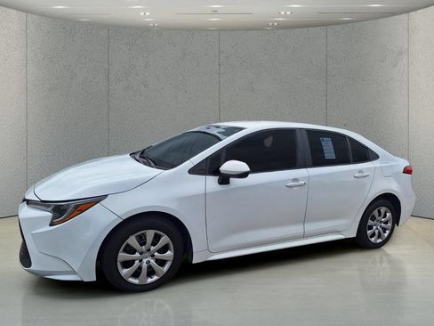 Used 2024 Toyota Corolla LE FWD image 1