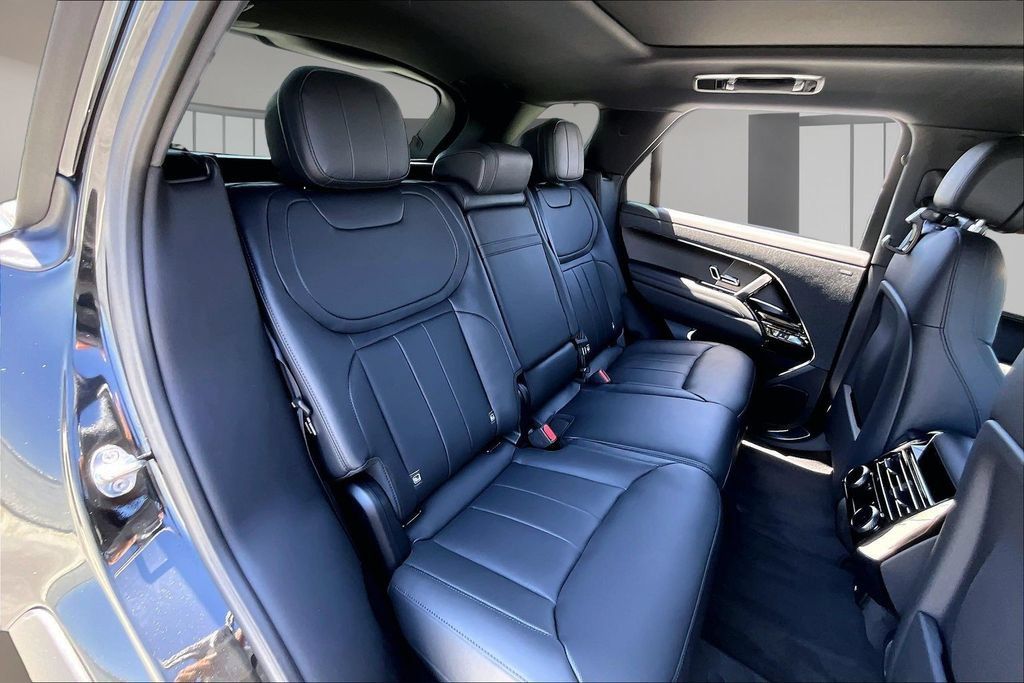 New 2026 Land Rover Range Rover Sport Dynamic SE AWD/4WD image 10