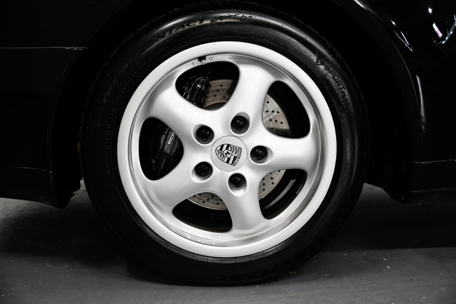 Used 1995 Porsche 911 Carrera RWD image 49