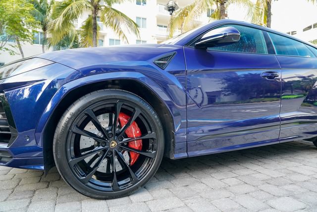 Used 2022 Lamborghini Urus AWD/4WD image 12