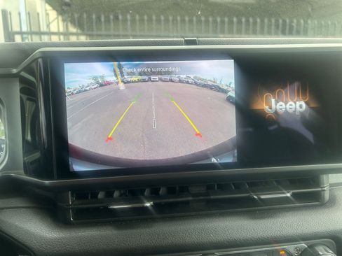 Used 2025 Jeep Wrangler Sport S image 23