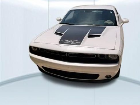 Used 2015 Dodge Challenger R/T w/ Quick Order Package 28B R/T RWD image 4