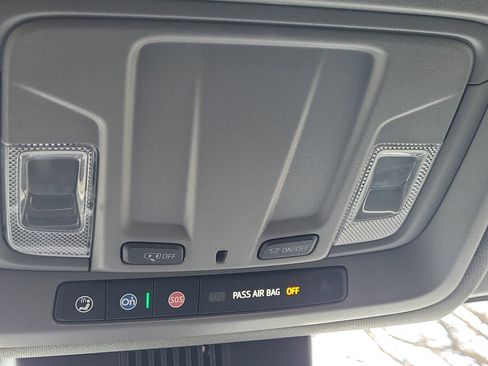 Used 2024 Chevrolet Silverado 2500 LT w/ Convenience Package image 28