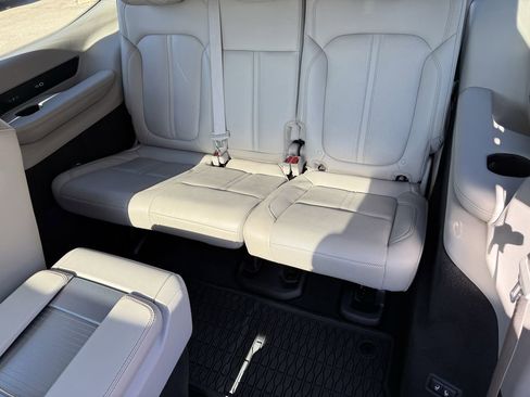 Used 2023 Jeep Grand Wagoneer Series I image 13