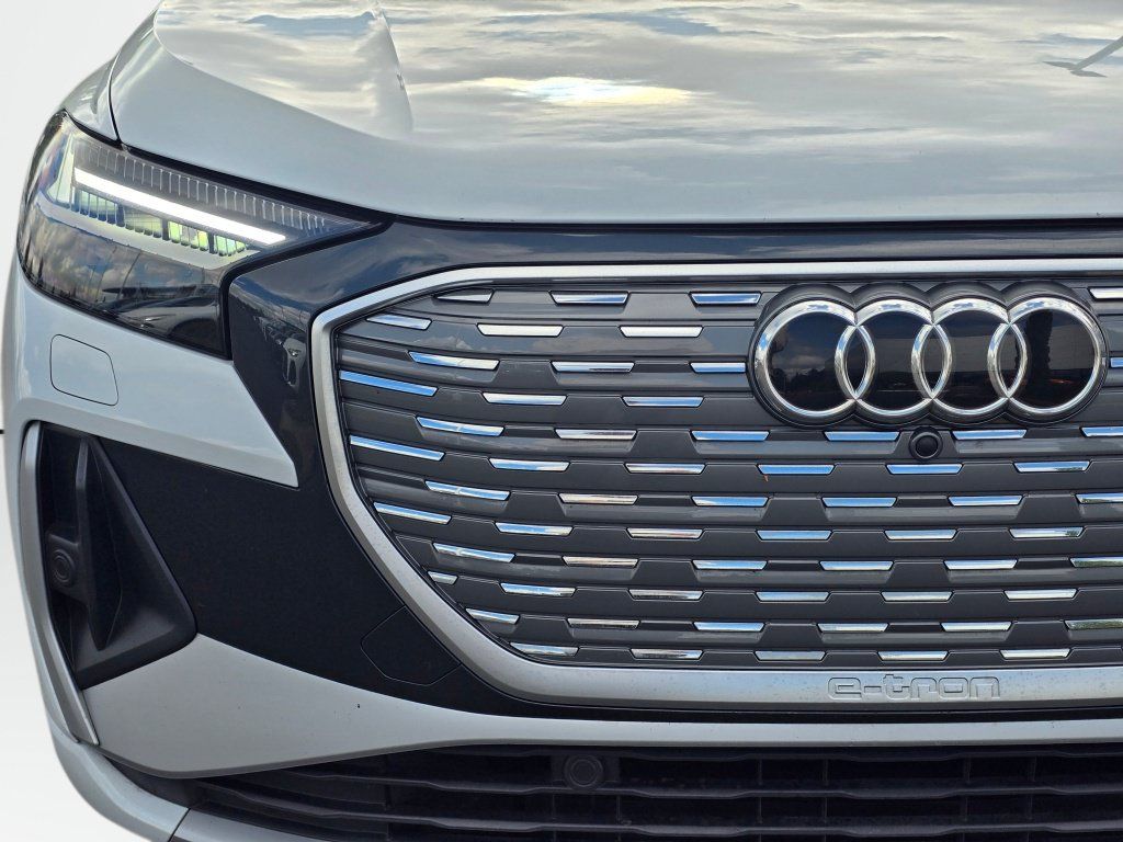 Used 2023 Audi Q4 e-tron Prestige AWD/4WD image 32