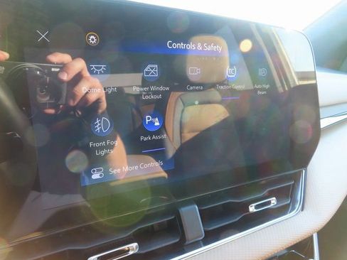 Used 2025 Chevrolet Equinox ACTIV w/ Safety and Technology Package image 23