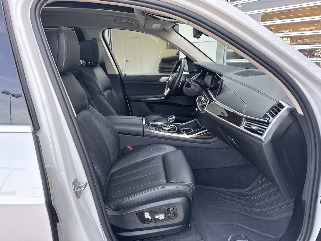 Used 2019 BMW X7 xDrive40i w/ Premium Package AWD/4WD image 9