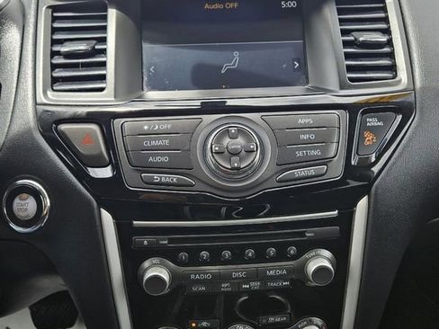 Used 2020 Nissan Pathfinder S AWD/4WD image 21
