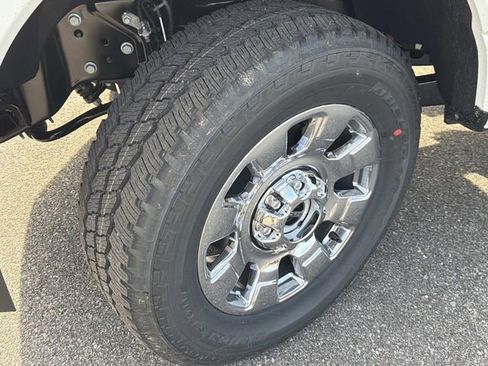 New 2026 Ford F250 Lariat w/ Chrome Package image 17