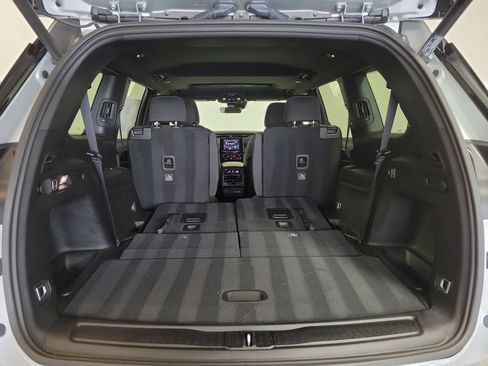 Used 2025 Jeep Grand Cherokee L Laredo w/ Luxury Tech Group I AWD/4WD image 27