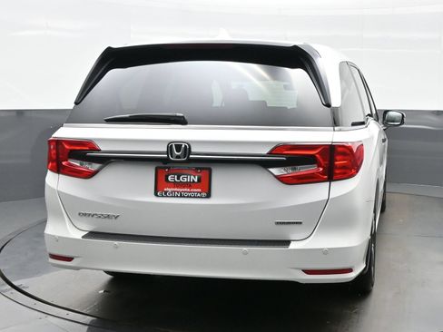 Used 2024 Honda Odyssey Touring image 4