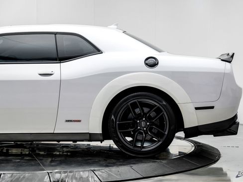 Used 2018 Dodge Challenger SRT Hellcat RWD image 11