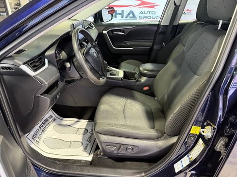Used 2022 Toyota RAV4 XLE image 32