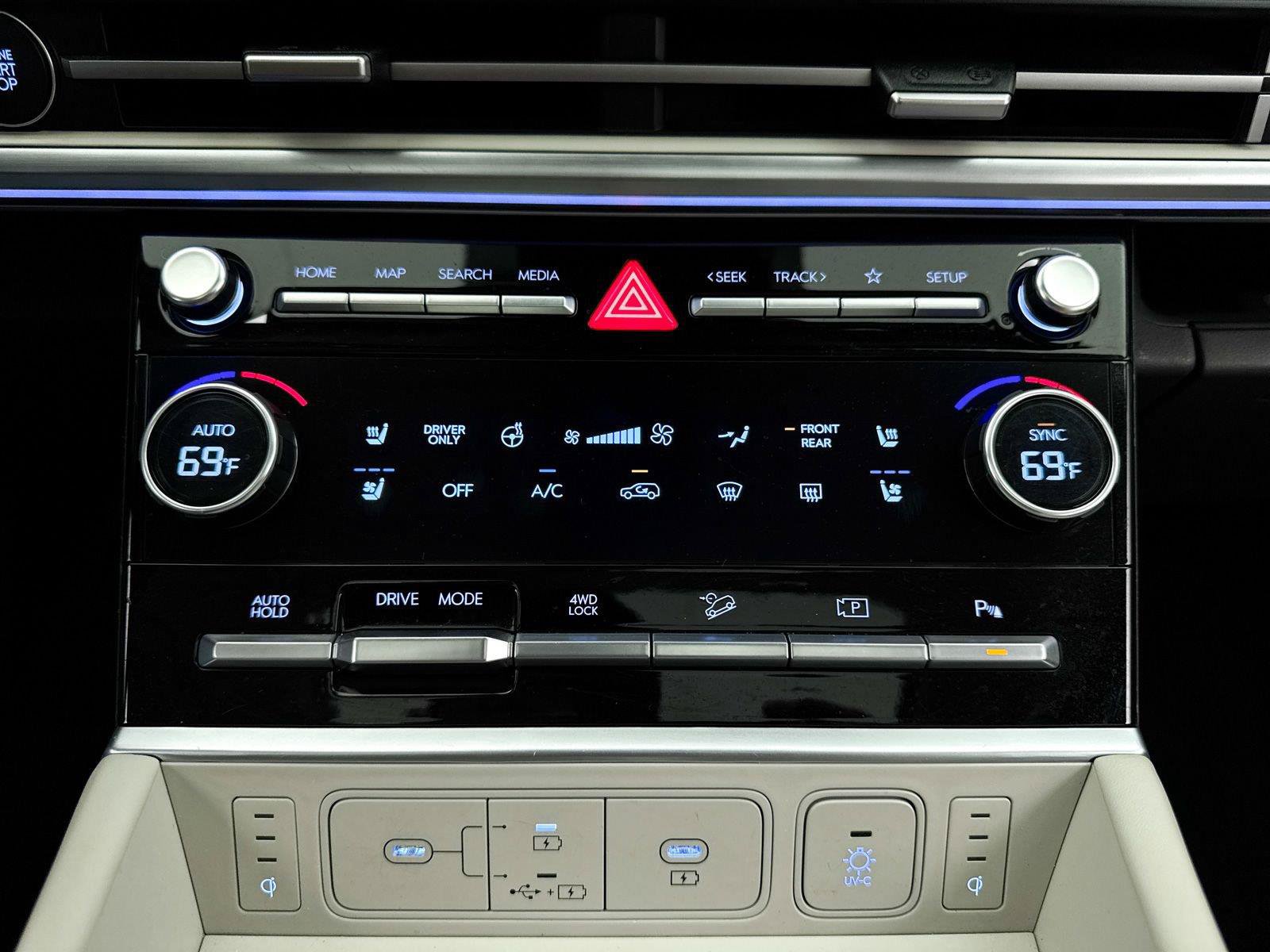 Used 2024 Hyundai Santa Fe Calligraphy AWD/4WD image 25