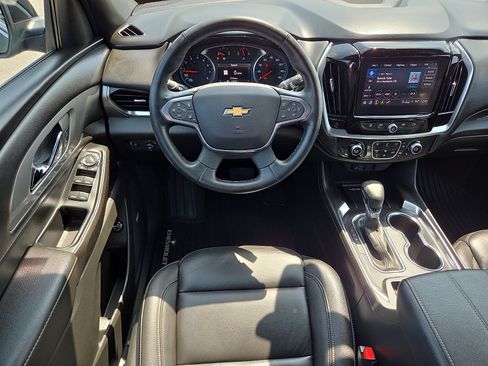 Used 2023 Chevrolet Traverse LT w/ LT Premium Package FWD image 13