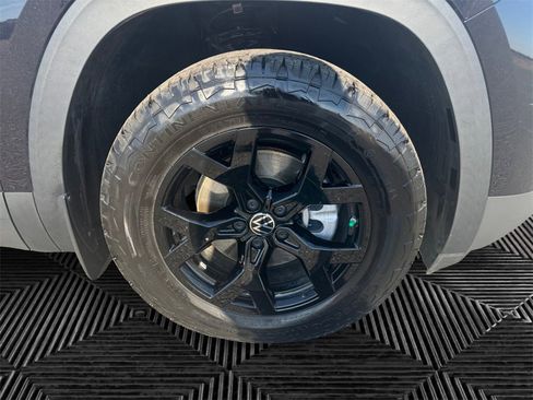 Used 2024 Volkswagen Atlas Peak Edition SEL image 14