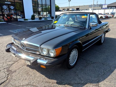 Used 1987 Mercedes-Benz 560 SL image 2