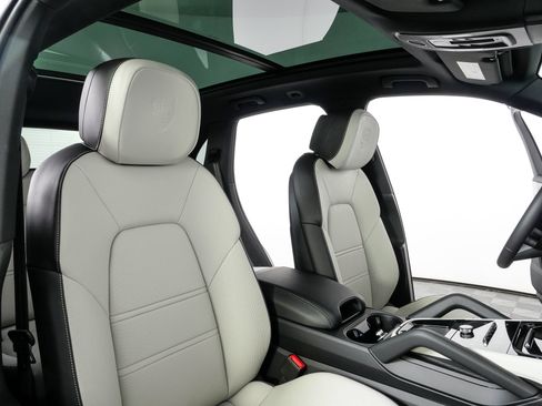 New 2026 Porsche Cayenne AWD/4WD image 25