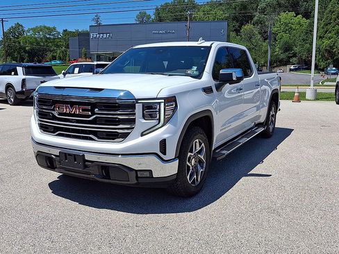 Used 2022 GMC Sierra 1500 SLT w/ SLT Premium Plus Package AWD/4WD image 4