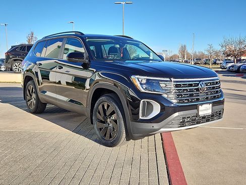 New 2026 Volkswagen Atlas SE image 4