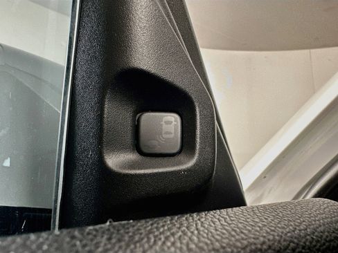 Used 2022 Acura MDX SH-AWD image 16