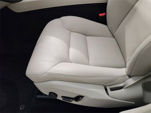 Used 2025 Volvo XC60 B5 Core image 24