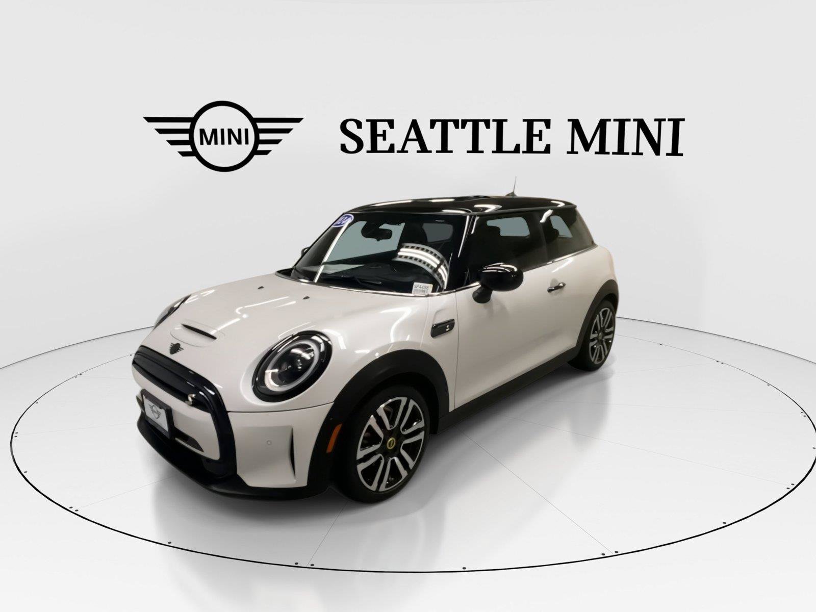 Used 2024 MINI Cooper SE FWD image 5