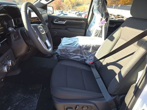 New 2026 GMC Sierra 1500 Elevation image 4
