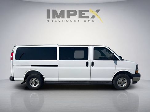 Used 2025 Chevrolet Express 3500 LT w/ LT Preferred Equipment Group RWD image 7