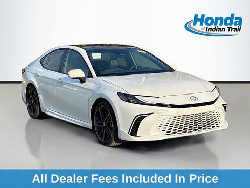 Used 2025 Toyota Camry XSE FWD image 1