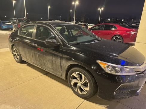 Used 2017 Honda Accord LX image 10