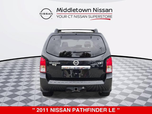 Used 2011 Nissan Pathfinder LE AWD/4WD image 4