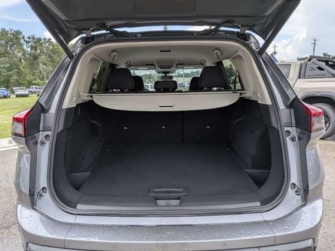 Used 2025 Nissan Rogue SV AWD/4WD image 13