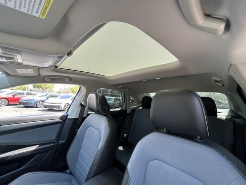 Used 2025 Volkswagen Jetta SE FWD image 20