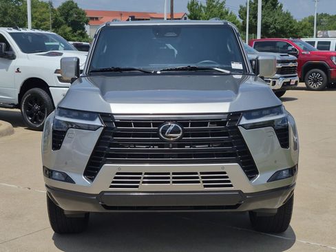 Used 2024 Lexus GX 550 w/ Accessory Package (31) AWD/4WD image 2