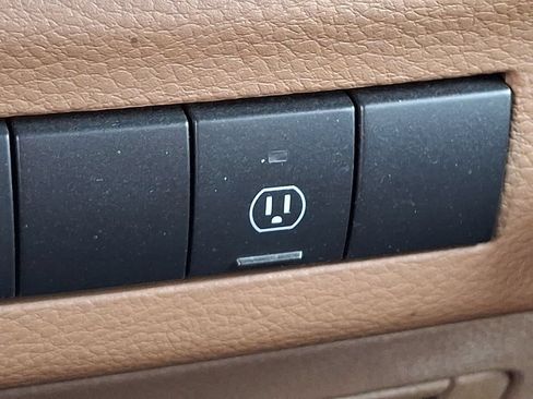 Used 2013 Jeep Wrangler Unlimited Sahara w/ Connectivity Group AWD/4WD image 26