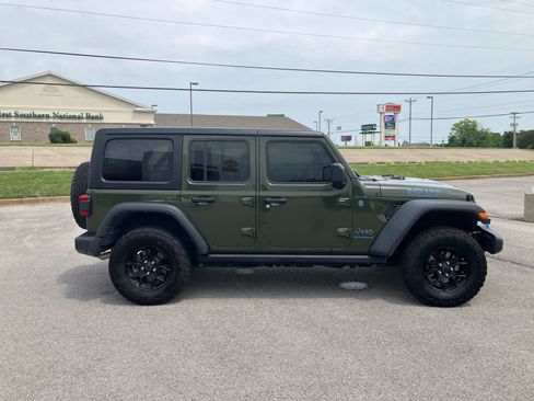 Used 2024 Jeep Wrangler Unlimited AWD/4WD image 8