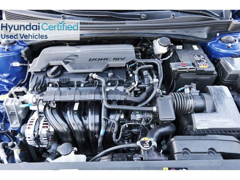 Certified 2025 Hyundai Elantra Sport image 33