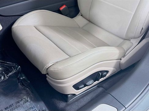 Certified 2025 Porsche Panamera RWD image 13