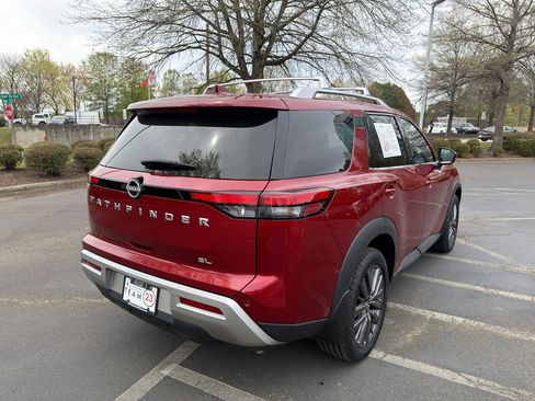 Certified 2024 Nissan Pathfinder SL w/ SL Premium Package image 7