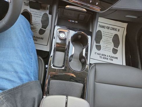 Used 2024 Buick Envision Avenir image 32